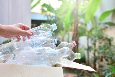 ペットボトルや古紙のリサイクルでWAON（ワオン）ポイントが貯まる