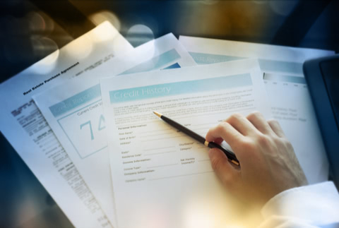 スーパーホワイトとは！？現金主義者は要注意！クレジットカード審査が不利になる